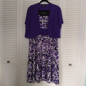 Woman's 2 Piece Dress Set